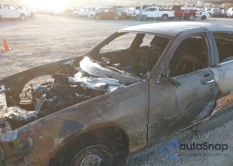 2000 Lincoln Town Car Executive из США, поврежденный, VIN 1LNHM81W0YY823982